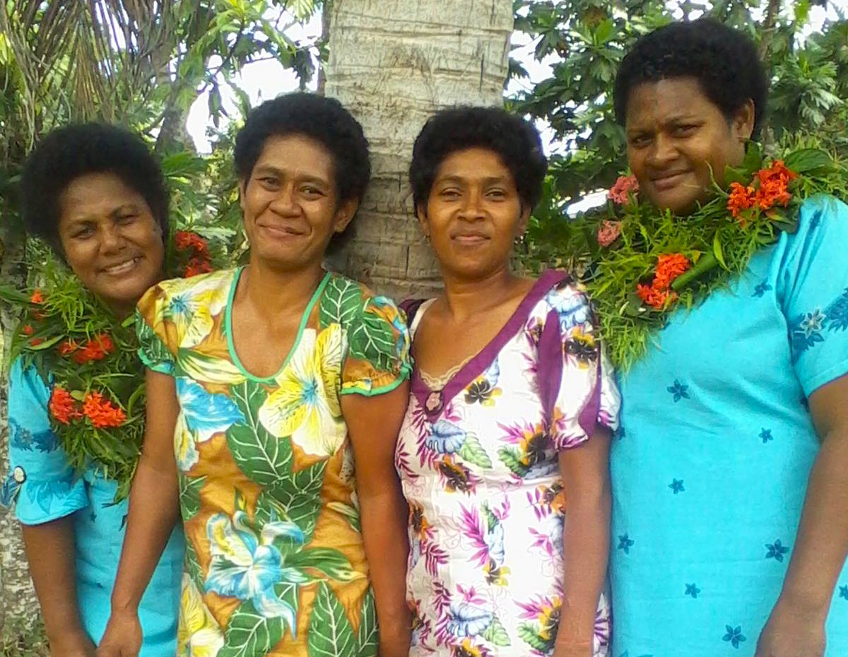 Safair-left-with-women-from-Drabuta-village - CROP